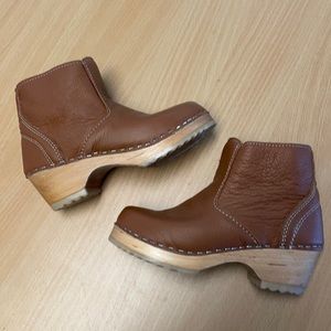Hanna Anderson Boot Clogs